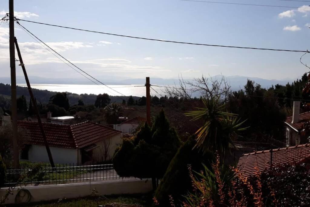 σπίτι στο βουνό αλλά μια ανάσα από τη θάλασσα