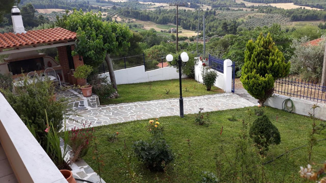 Ferienhaus σπίτι στο βουνό αλλά μια ανάσα από τη θάλασσα *