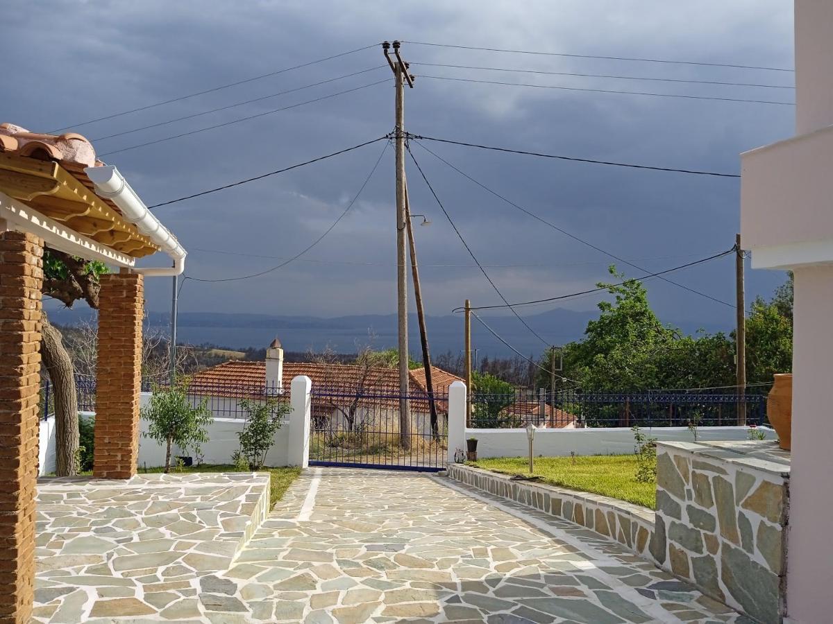 Ferienhaus σπίτι στο βουνό αλλά μια ανάσα από τη θάλασσα